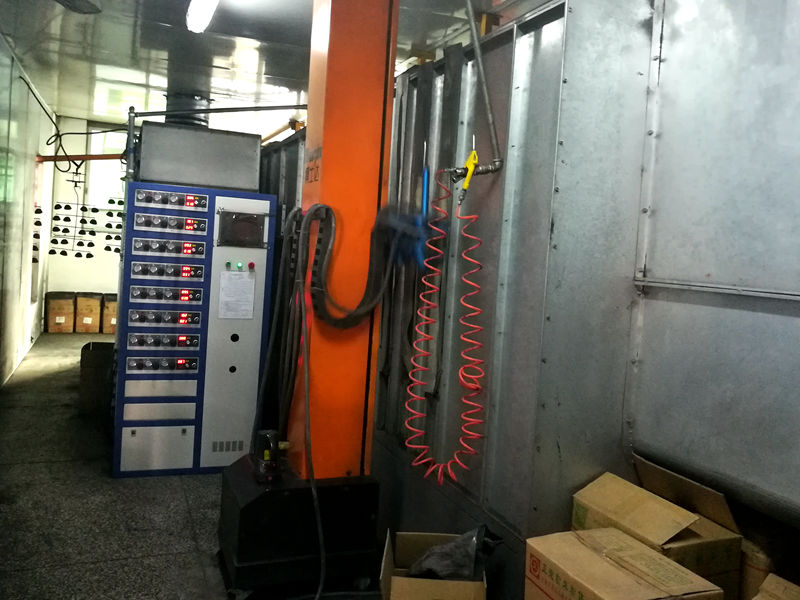 安全鞋鋼包頭自動靜電噴粉涂裝線